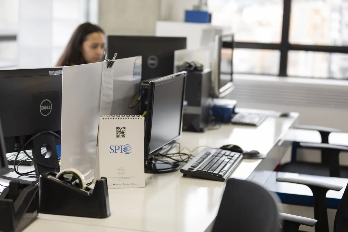Equipo de trabajo de SPI Américas en sesión de asesoría jurídica y técnica sobre propiedad intelectual