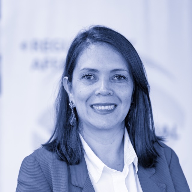 Luisa Parra, Abogada Senior - Propiedad Intelectual y Derecho Corporativo